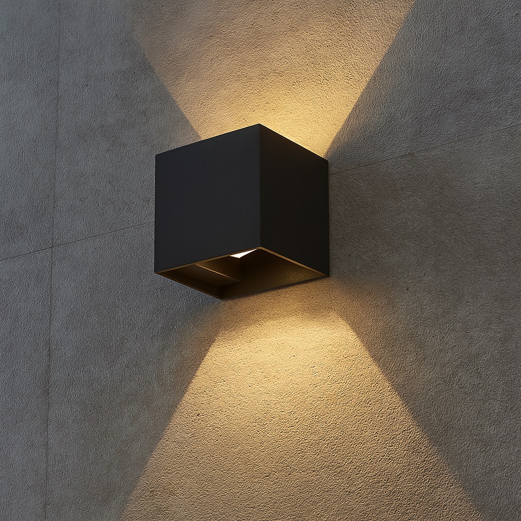 APLIQUE ALUMINIO CUBO 10W 3CCT 100x100x100mm CON DIFUSOR DE CRISTAL