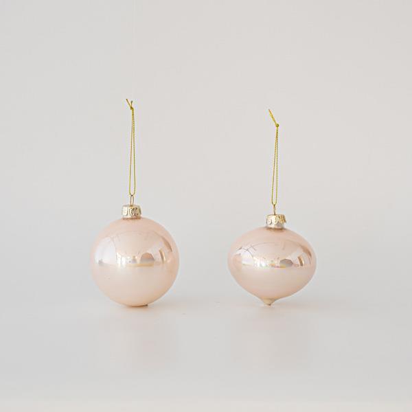 BOLA DE CRISTAL, ROSA, PERLA, 2 FORMAS, SET 4UNDS, 8cm