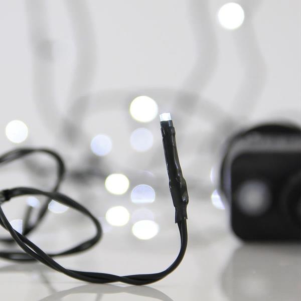 LINEA, 100 LED 3mm, ADAPTADOR 31V CON 8 MULTIFUNCIONES, HILO VERDE, LED BLANCO POR 5cm, CABLE 3m, IP44