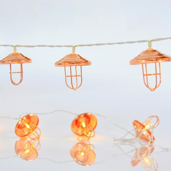 LINEA, A PILAS, 10 LED 5mm, BLANCO CALIDO CON FAROLES DE METAL DORADO, CABLE 50cm, POR 15cm, IP20