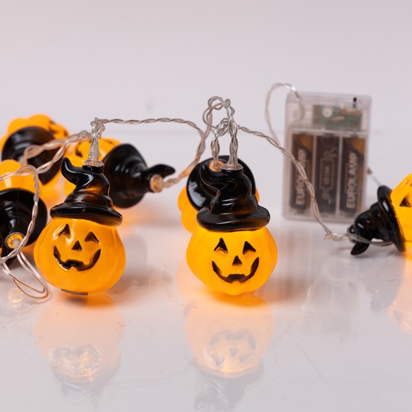 LÍNEA, 10 MINI LED, CALABAZA CON SOMBRERO, CAJA DE PILAS 3xAA, TEMPORIZADOR, CABLE DE PVC TRANSPARENTE, LED BLANCO CÁLIDO, POR 15cm, CABLE DE CONDUCCIÓN 30cm, IP20