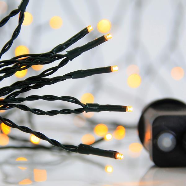 LÍNEA, 300 LED 3 mm, ADAPTADOR 31 V, 8 M/F Y MEMORIA, CABLE PVC VERDE, LED BLANCO CÁLIDO, POR 5 cm, CABLE CONDUCTOR 3 m, IP44