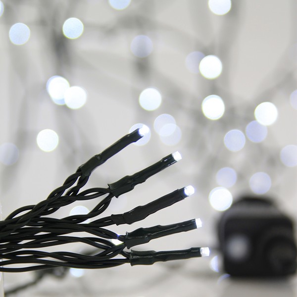 LÍNEA, 700 LED 3 mm, ADAPTADOR 31 V, 8 M/F Y MEMORIA, CABLE PVC VERDE, LED BLANCO, POR 5 cm, CABLE CONDUCTOR 3 m, IP44