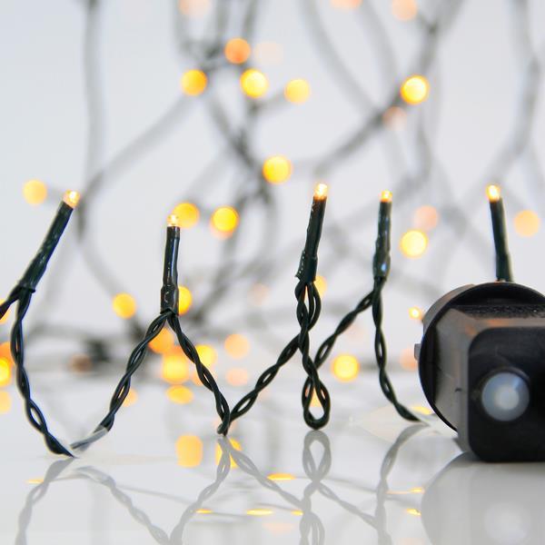 LÍNEA, 700 LED 3 mm, ADAPTADOR 31 V, 8 M/F Y MEMORIA, CABLE PVC VERDE, LED BLANCO CÁLIDO, POR 5 cm, CABLE CONDUCTOR 3 m, IP44