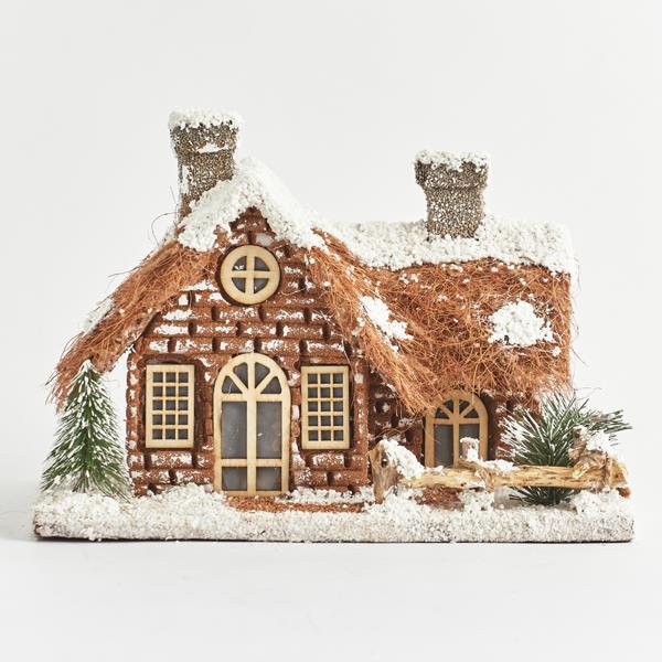 CASA ILUMINADA, CON CAMINO, FUNCIONA A PILAS, 30x20x20cm