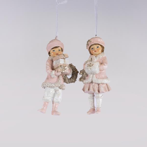 ADORNO COLGANTE DE POLIRESINA, NIÑOS CON ROPA ROSA, 2 DISEÑOS, 5,5x4x11,5cm