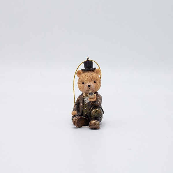 ADORNO COLGANTE DE POLIRESINA, OSO SENTADO VINTAGE CON PIPA, 5X7,5 CM
