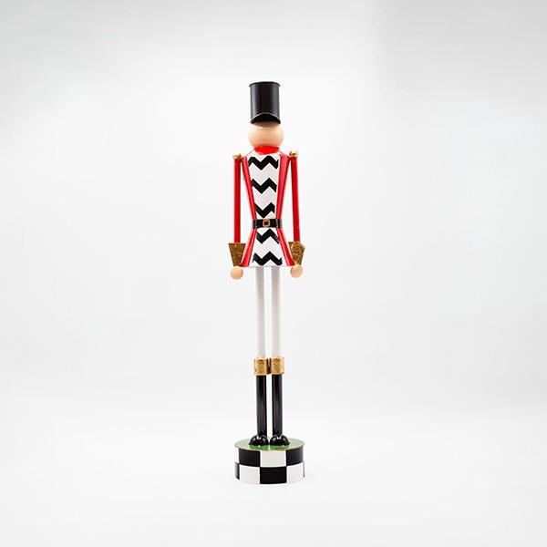 CASCANUECES METÁLICO, CUADROS NEGROS CON ROJO, 60 CM