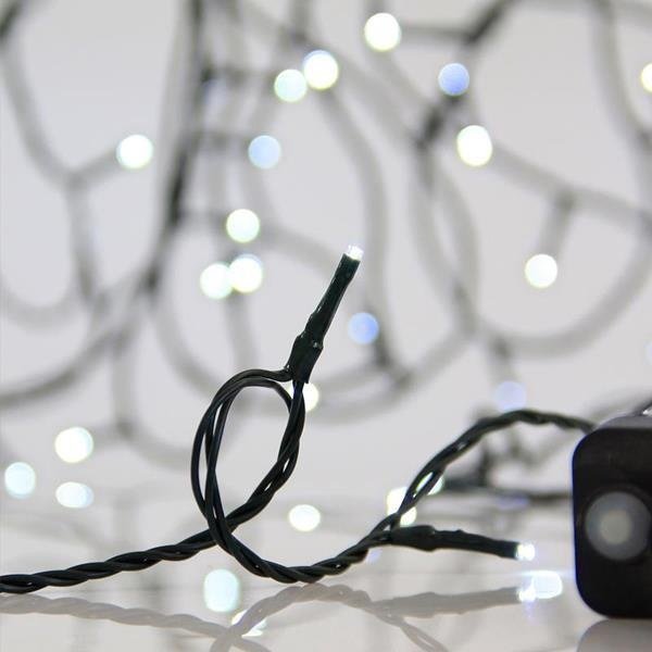 GUIRNALDA LINEAL, 300 LED 3MM, 31V ADAPTADOR, 8 M/H, CABLE PVC VERDE, LED BLANCO CADA 5CM, CABLE DE ALIMENTACIÓN 3M, IP44