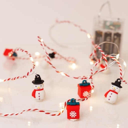 [600-03066] LÍNEA, 20 MINI LED, MUÑECO DE NIEVE Y CAJA DE REGALO, CAJA DE PILAS 3xAA, TEMPORIZADOR, CABLE ROJO Y BLANCO PLATEADO, LED BLANCO CÁLIDO, POR 10 cm, CABLE DE CONDUCCIÓN 30 cm, IP20
