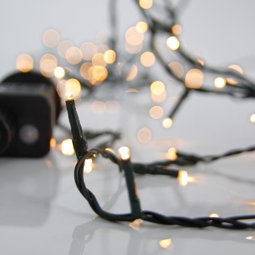 [600-13281] LÍNEA, 240 LED 3 mm, ADAPTADOR DE 31 V, 8 M/F Y MEMORIA, CABLE DE PVC VERDE, LED BLANCO CÁLIDO, POR 5 cm, CABLE DE CONDUCCIÓN 3 m, IP44