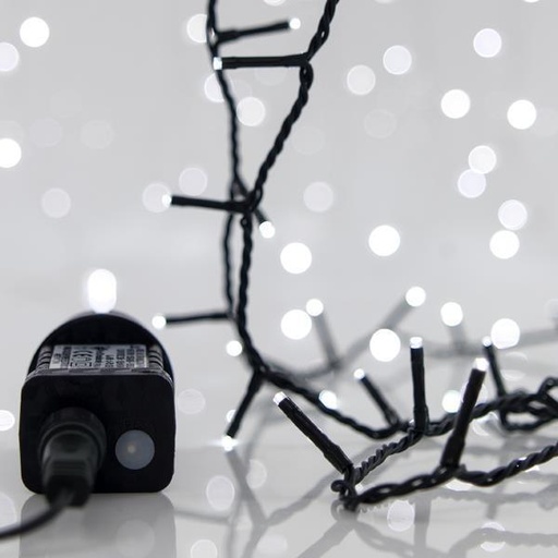 [600-13520] LÍNEA, 900 LED 3 mm, ADAPTADOR 31 V, 8 M/F Y MEMORIA, CABLE PVC VERDE, LED BLANCO, POR 5 cm, CABLE CONDUCTOR 3 m, IP44