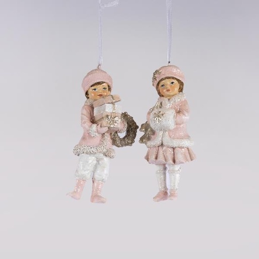 [600-46331] ADORNO COLGANTE DE POLIRESINA, NIÑOS CON ROPA ROSA, 2 DISEÑOS, 5,5x4x11,5cm