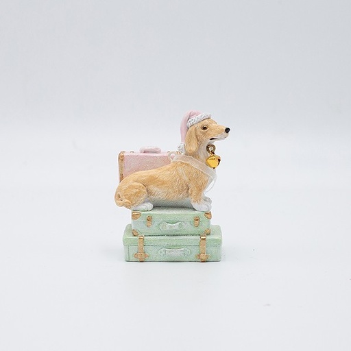 [600-46920] ADORNO COLGANTE DE POLIRESINA, PERRO EN MALETA, COLOR ÓPALO, 6X10CM